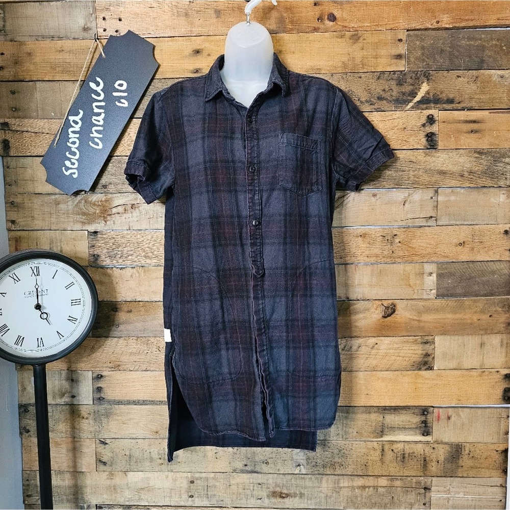 Reign Storm women's short sleeve dark plaid button up tunic size S